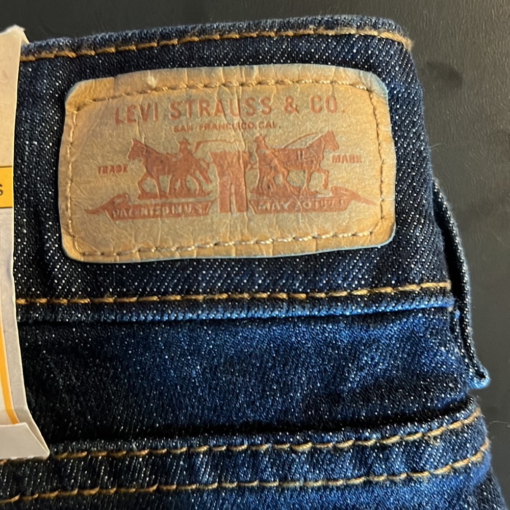 Levi’s Slender Bootcut, tummy slimming panel, Size 10 medium - Picture 9 of 15